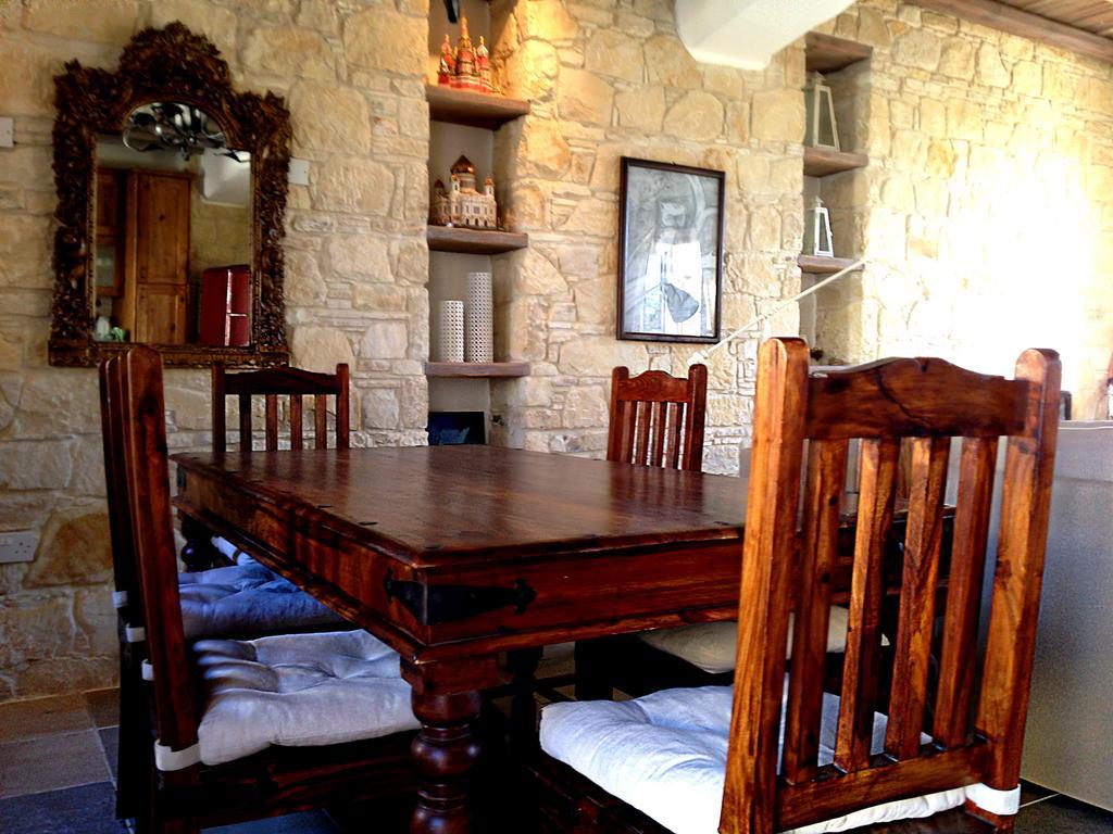 Lofou Traditional Stone House Oda fotoğraf