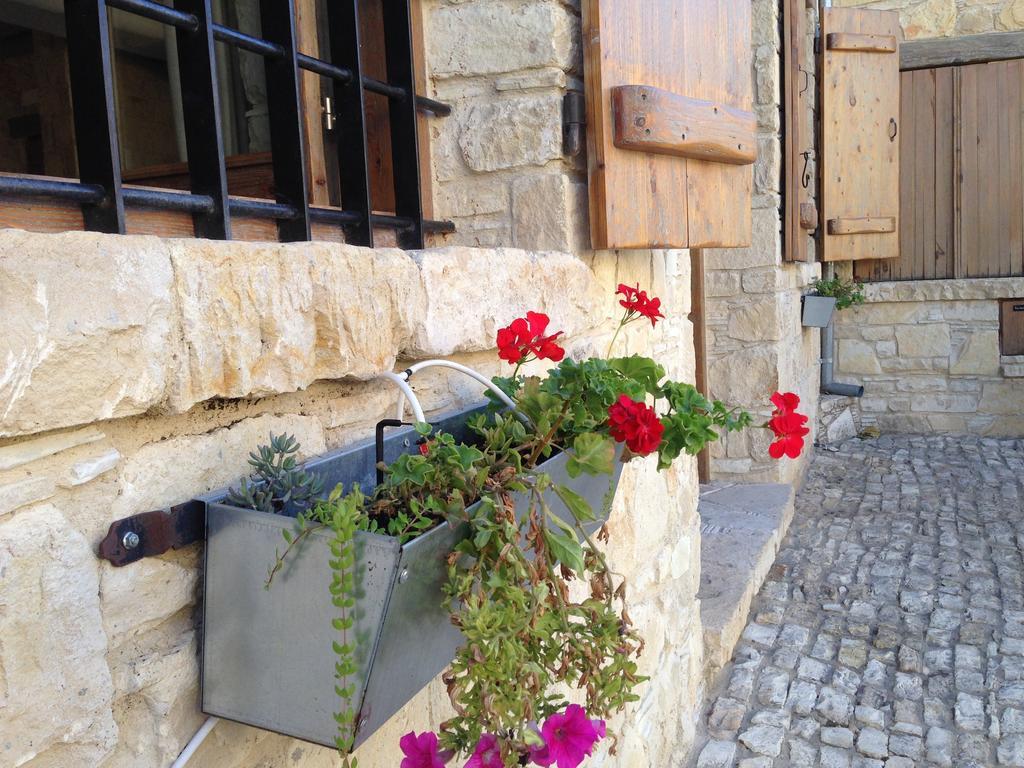 Lofou Traditional Stone House Oda fotoğraf